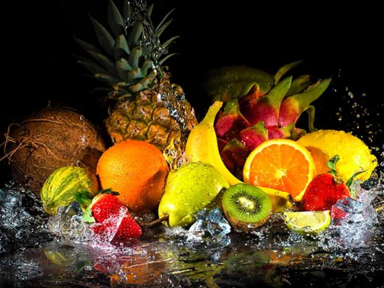 كم تبلغ نسبة الماء الموجودة في الخضار والفواكه ؟