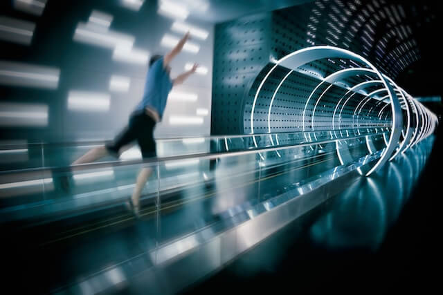 السفر عبر الزمن ومفهومه في الفيزياء الحديثة