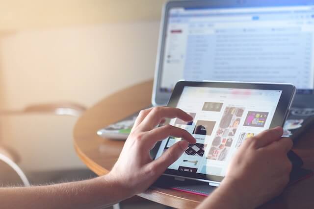 الذكاء الاصطناعي والأخبار المزيفة