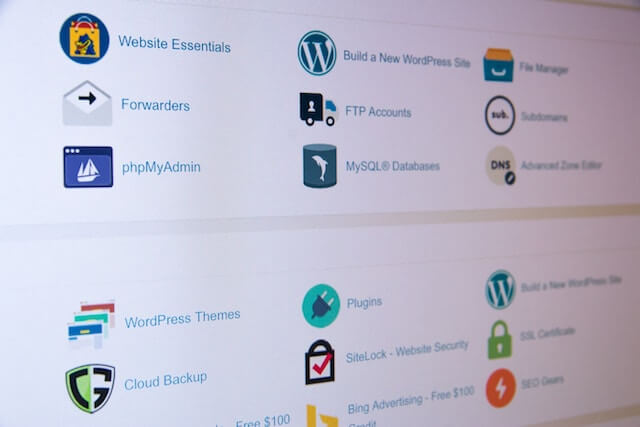 ما هو البروتوكل المسؤول عن نقل الملفات عبر الشبكة؟ ftp أم http أم tcp؟