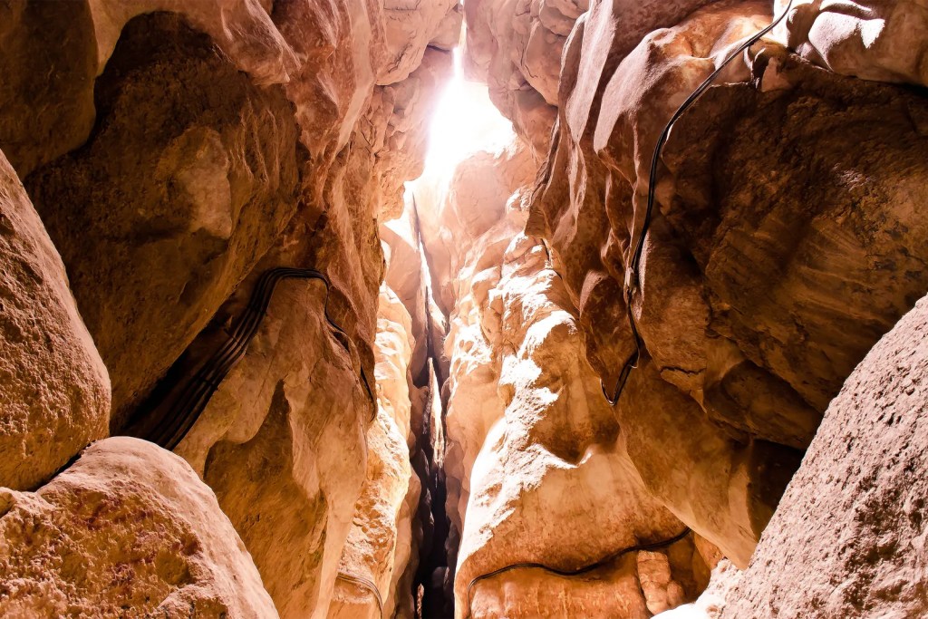 جبل القارة في مدينة الاحساء في السعودية